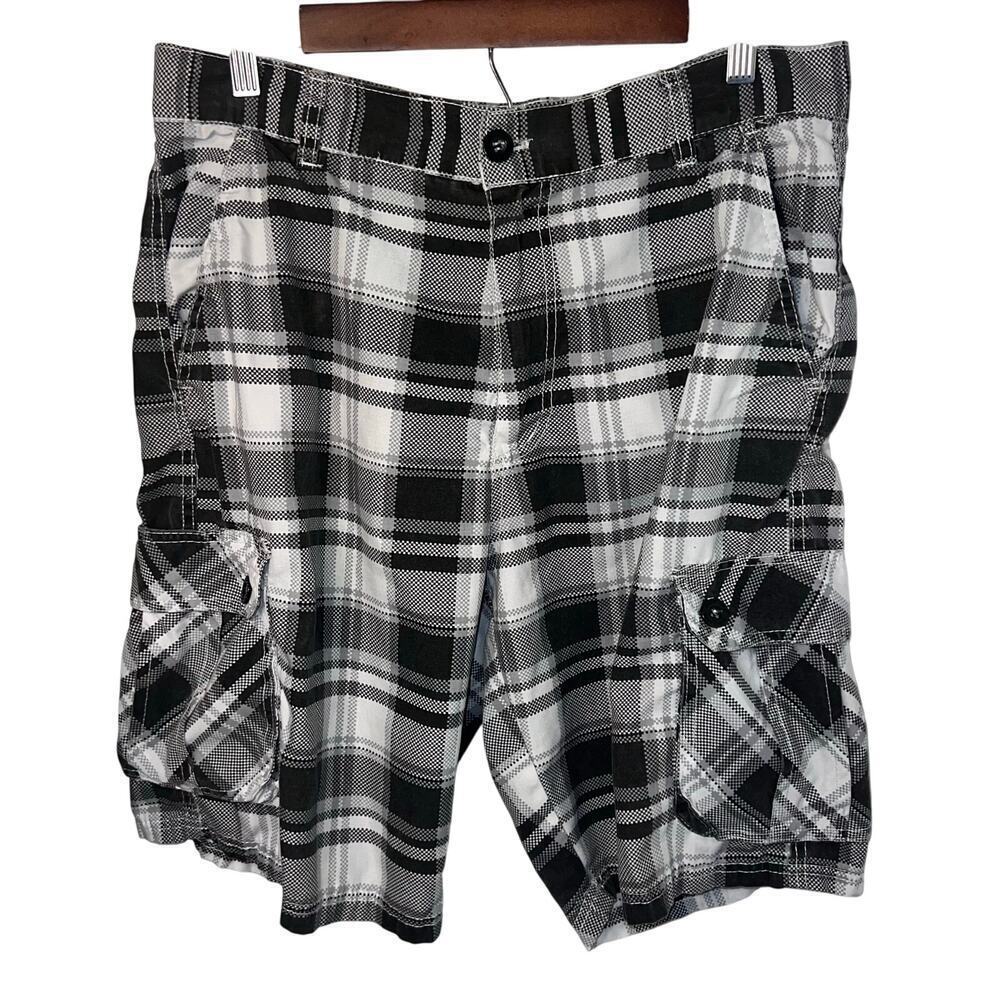 Walnut Creek men’s 34W cargo button plaid hiking camping‎ preppy shorts logo